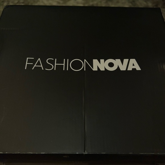 Tan ankle wedge bootie! Size 11- works with 10 - Picture 4 of 9